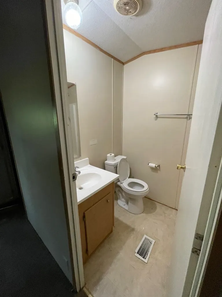 2274 Precision Lane Broadway VA 22815