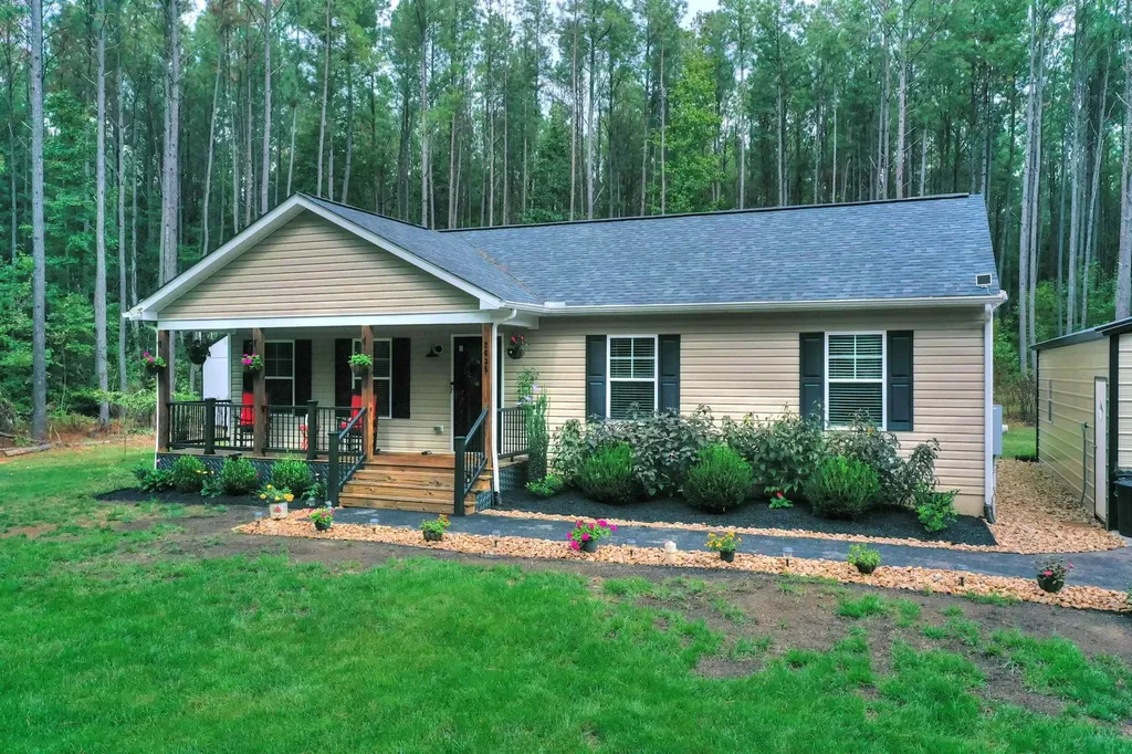 2635 Bumpass Road Beaverdam VA 23015