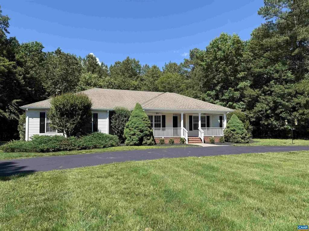 610 Landover Road Troy VA 22974