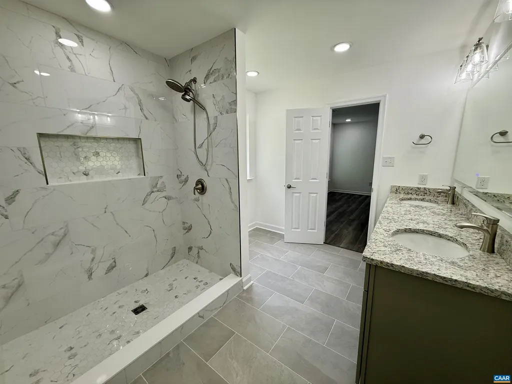 610 Landover Road Troy VA 22974