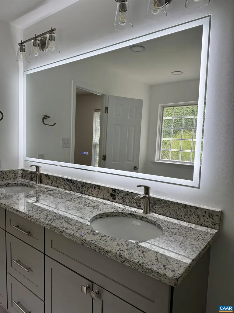 610 Landover Road Troy VA 22974