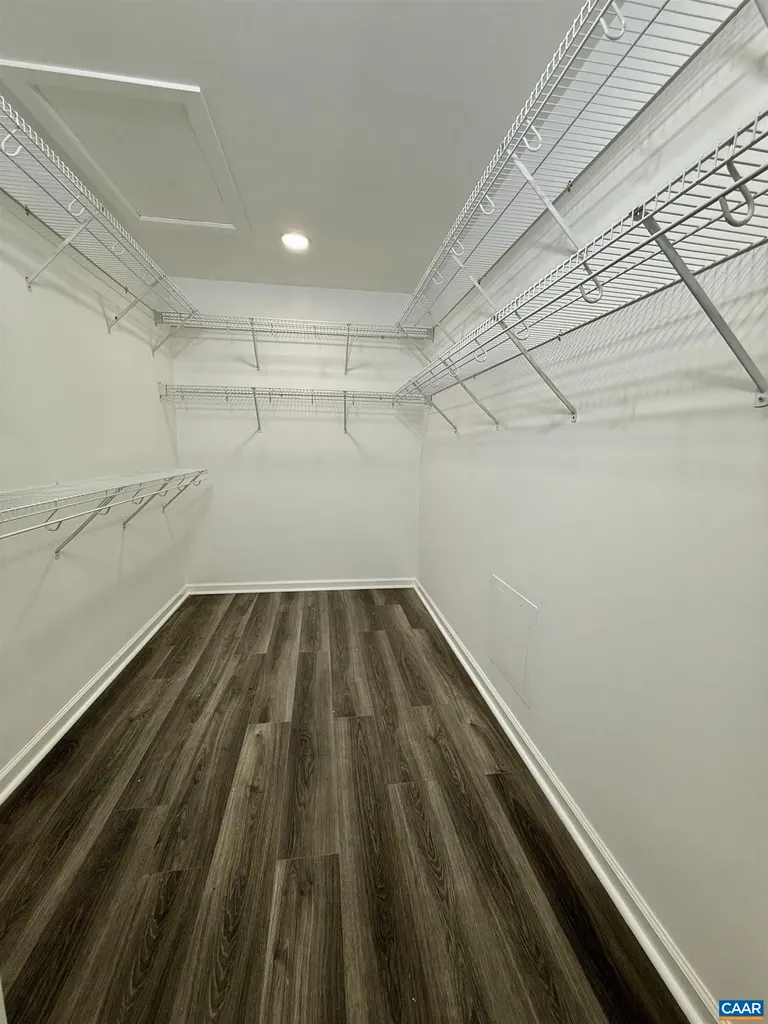 610 Landover Road Troy VA 22974