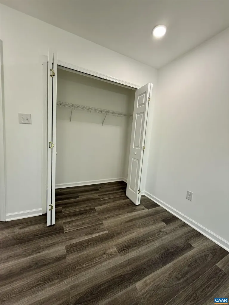 610 Landover Road Troy VA 22974