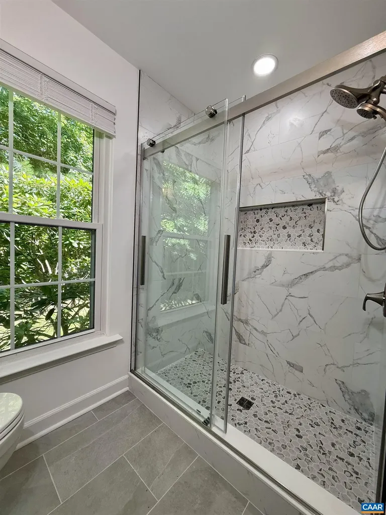 610 Landover Road Troy VA 22974