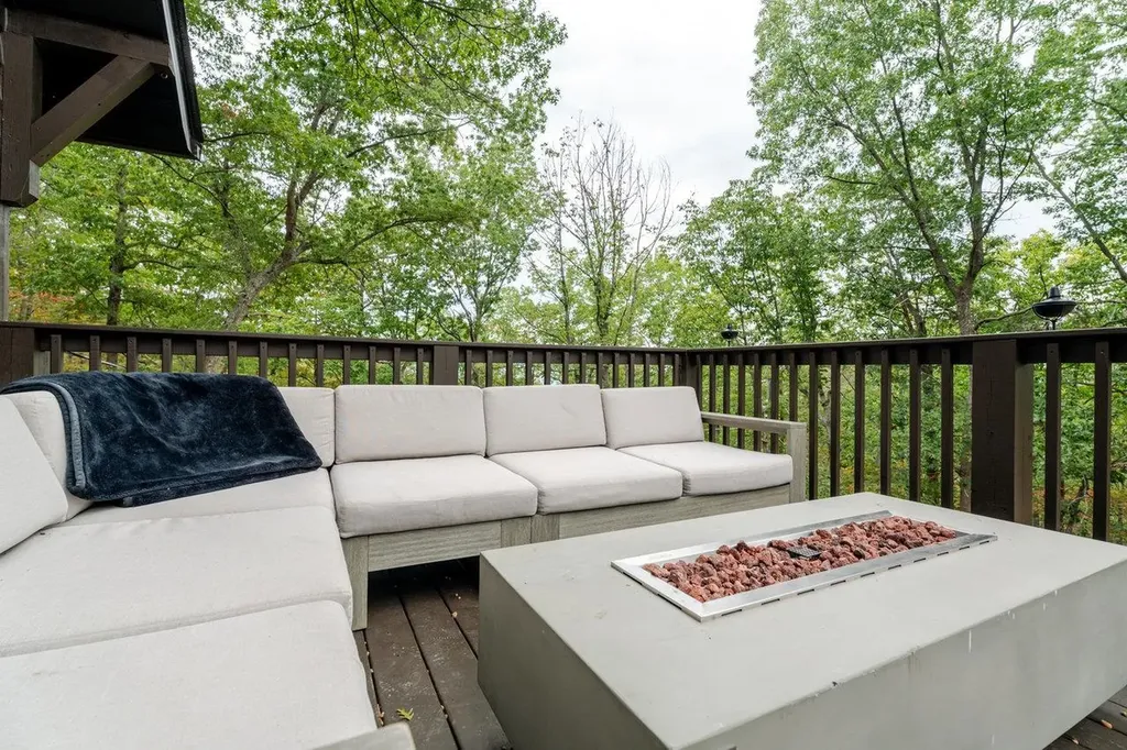 20220 Wooded View Lane Elkton VA 22827