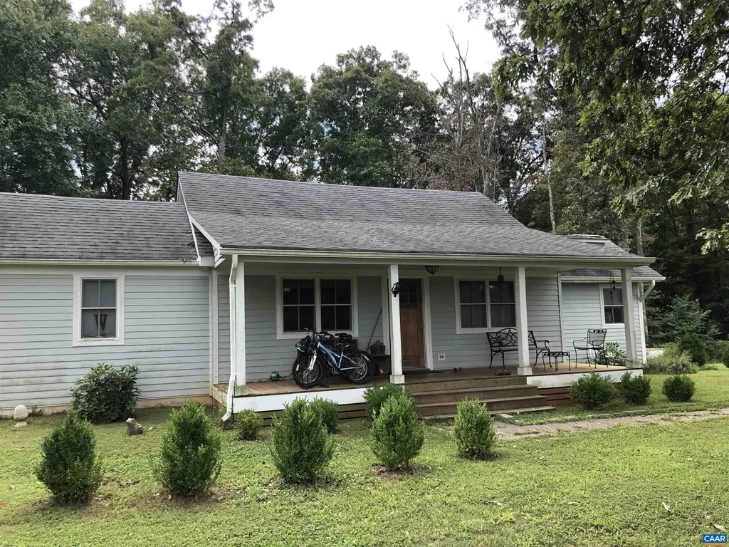 9702 Hatton Ferry Road Scottsville VA 24590