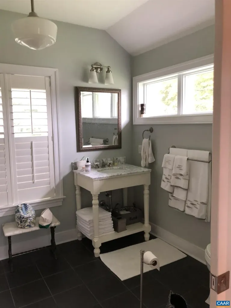 9702 Hatton Ferry Road Scottsville VA 24590