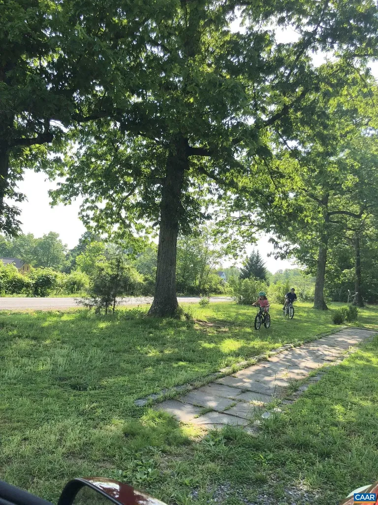 9702 Hatton Ferry Road Scottsville VA 24590