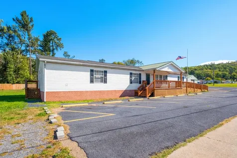 903 Main Street E Waynesboro VA 22980