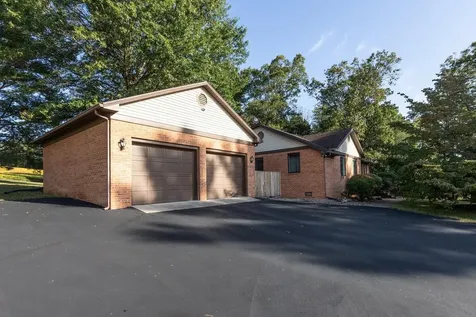 5722 Gardner Lane Bridgewater VA 22812