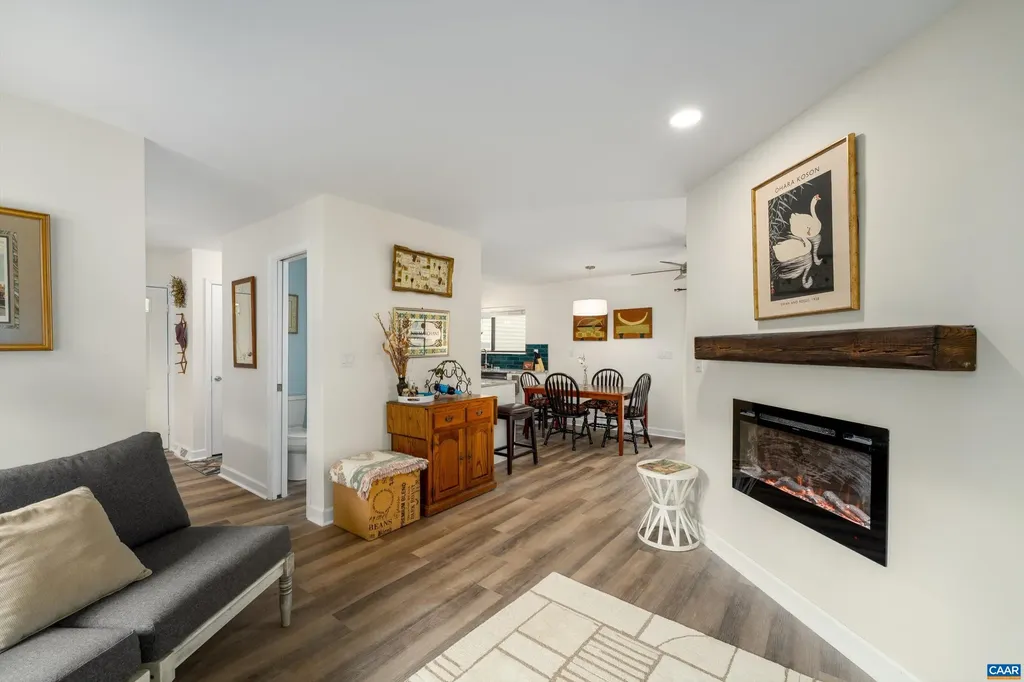 1236 Chatham Ridge Charlottesville VA 22901
