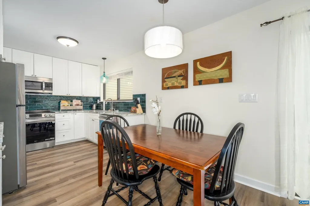 1236 Chatham Ridge Charlottesville VA 22901
