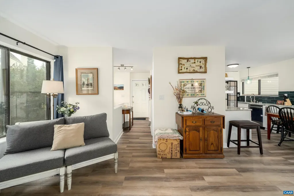 1236 Chatham Ridge Charlottesville VA 22901