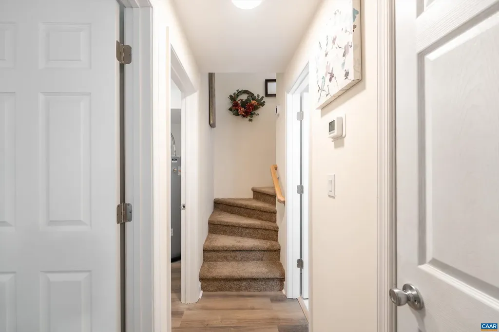 1236 Chatham Ridge Charlottesville VA 22901