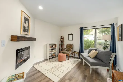 1236 Chatham Ridge Charlottesville VA 22901