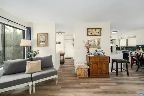 1236 Chatham Ridge Charlottesville VA 22901