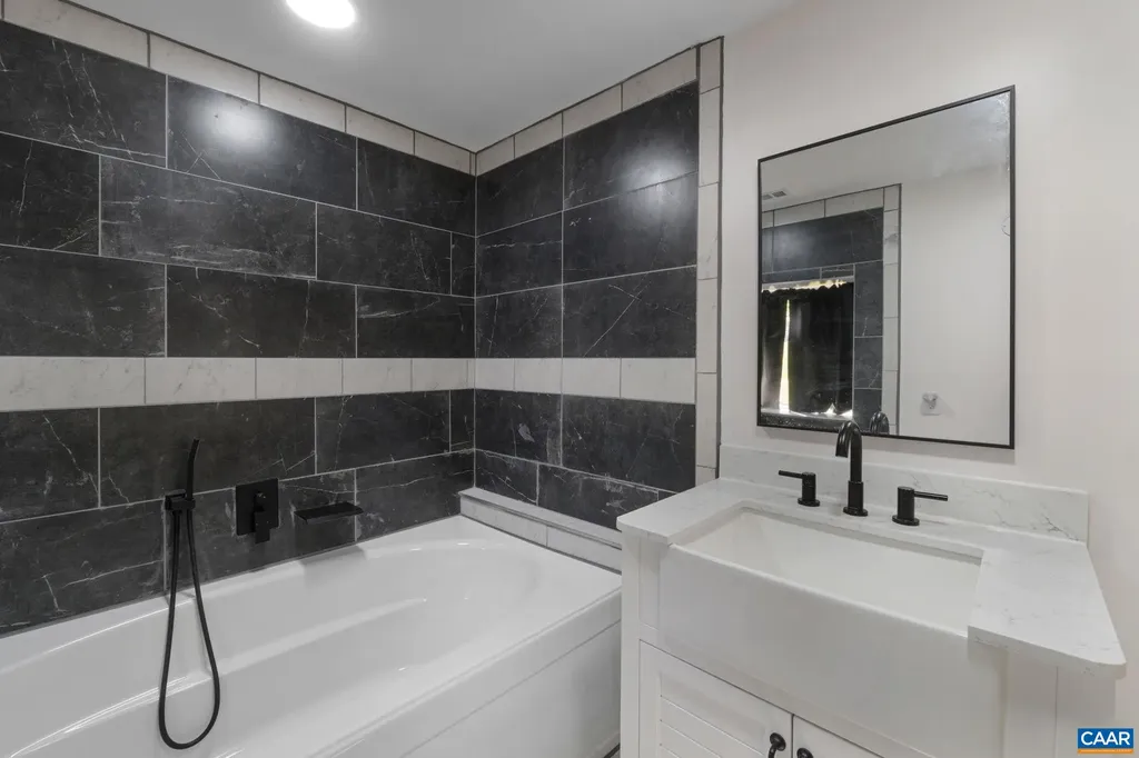 474 Lake Road Troy VA 22974