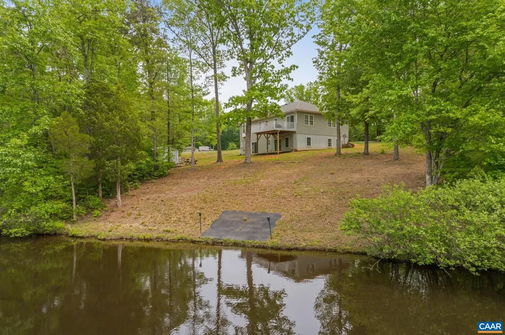 474 Lake Road Troy VA 22974