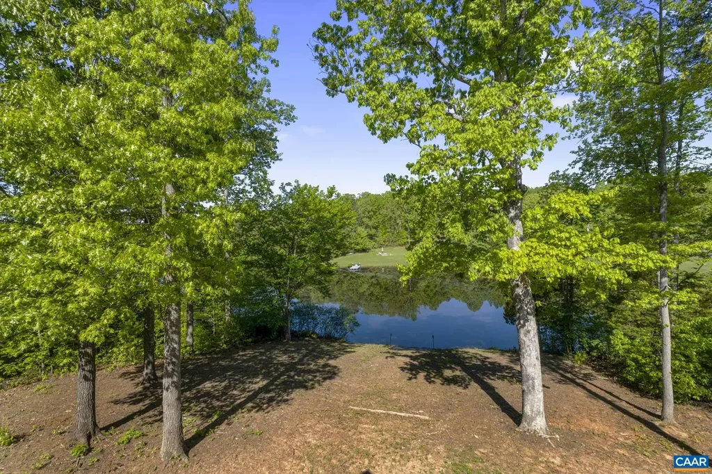 474 Lake Road Troy VA 22974