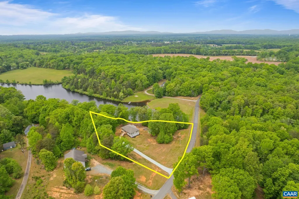 474 Lake Road Troy VA 22974