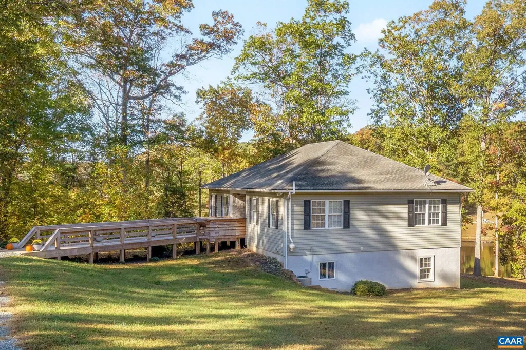 474 Lake Road Troy VA 22974