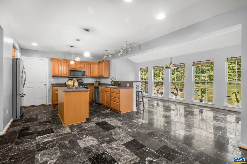 419 Carter Lane Louisa VA 23093