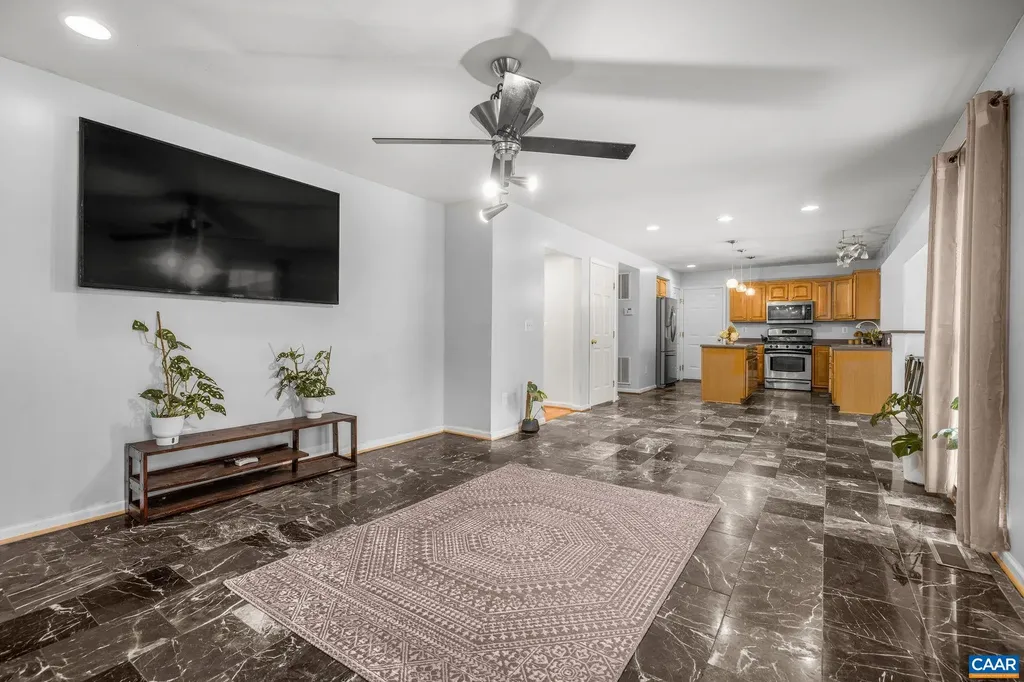 419 Carter Lane Louisa VA 23093