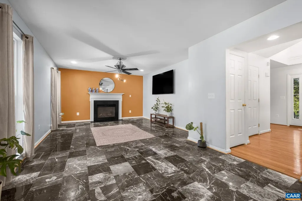 419 Carter Lane Louisa VA 23093