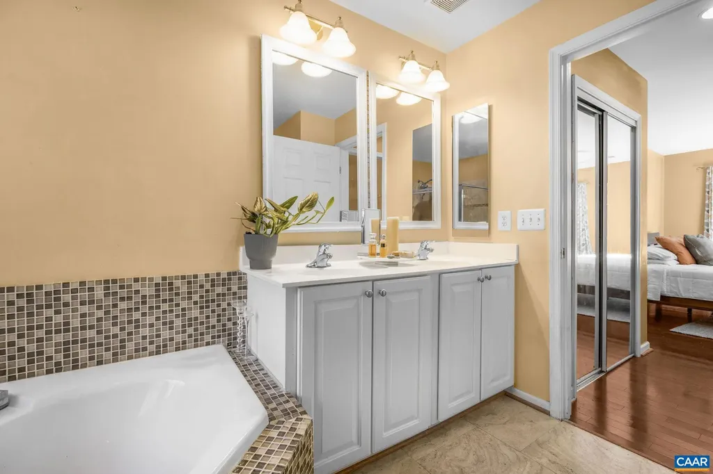 419 Carter Lane Louisa VA 23093