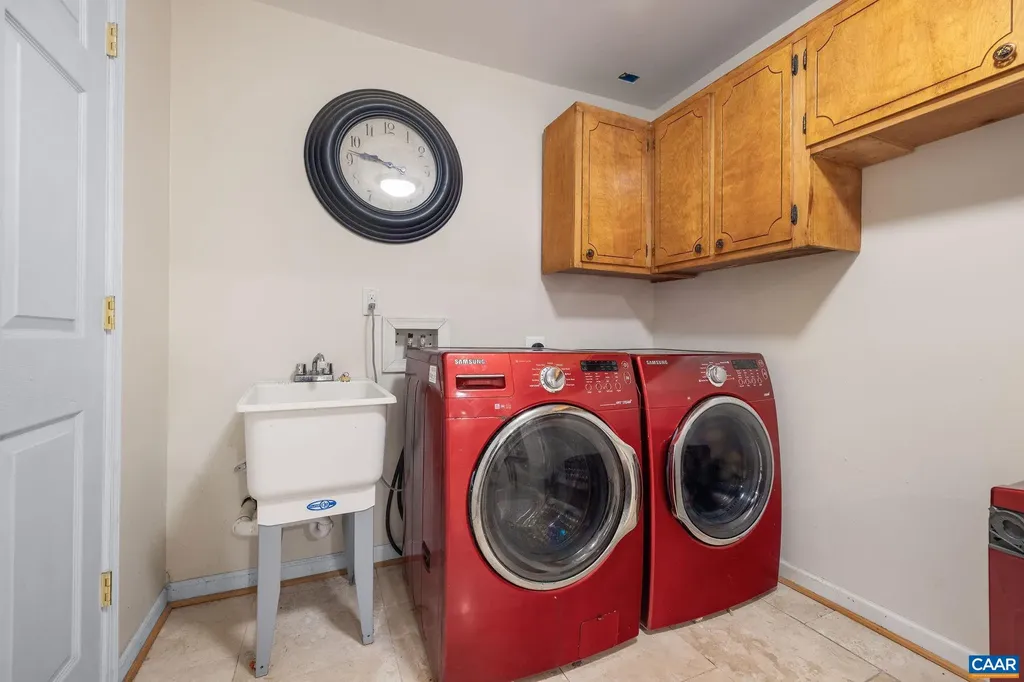 419 Carter Lane Louisa VA 23093