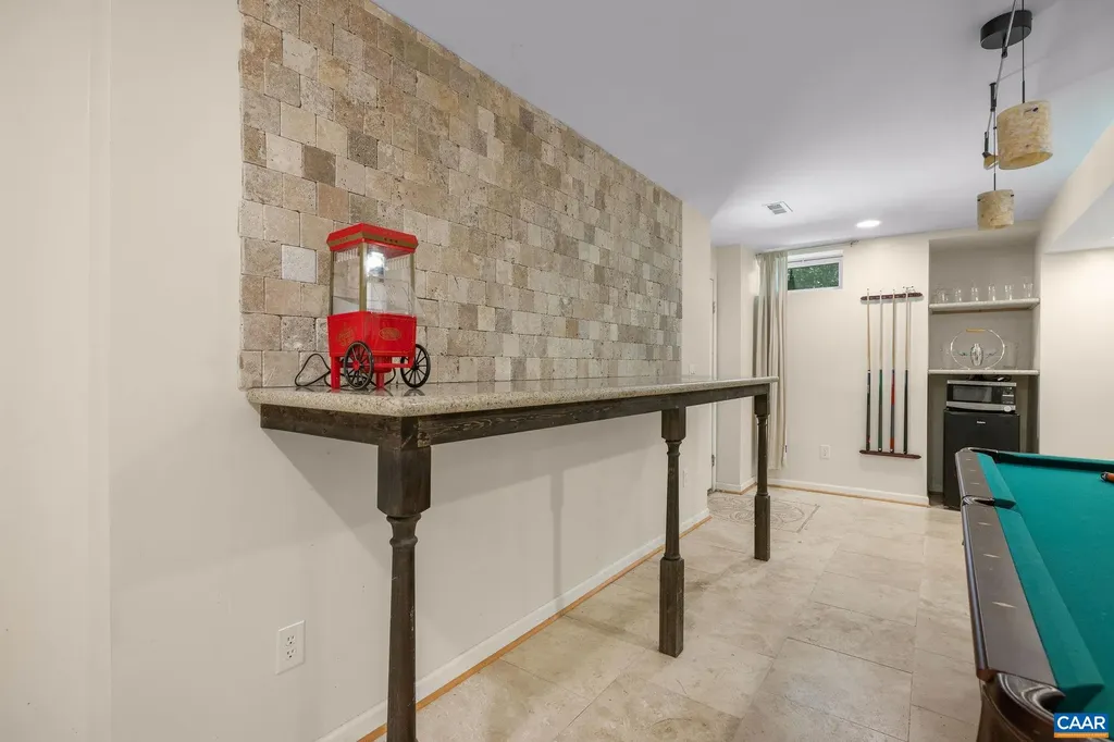 419 Carter Lane Louisa VA 23093