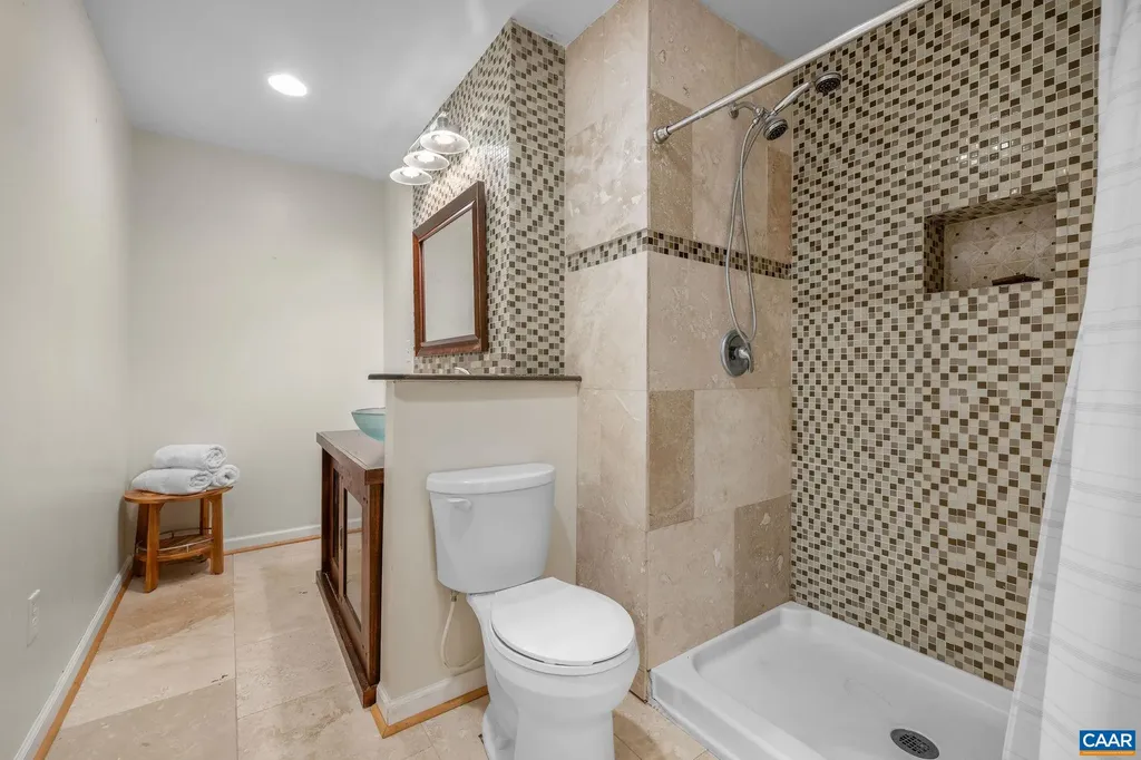 419 Carter Lane Louisa VA 23093