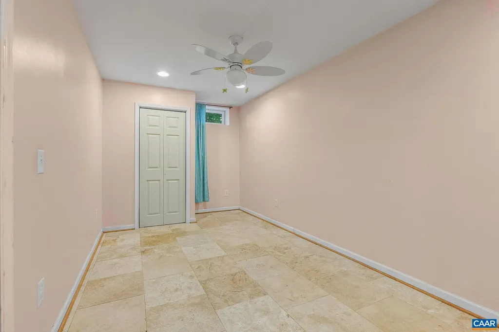 419 Carter Lane Louisa VA 23093