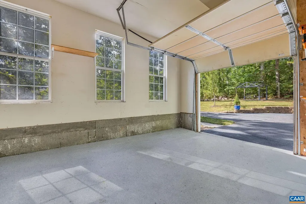 419 Carter Lane Louisa VA 23093