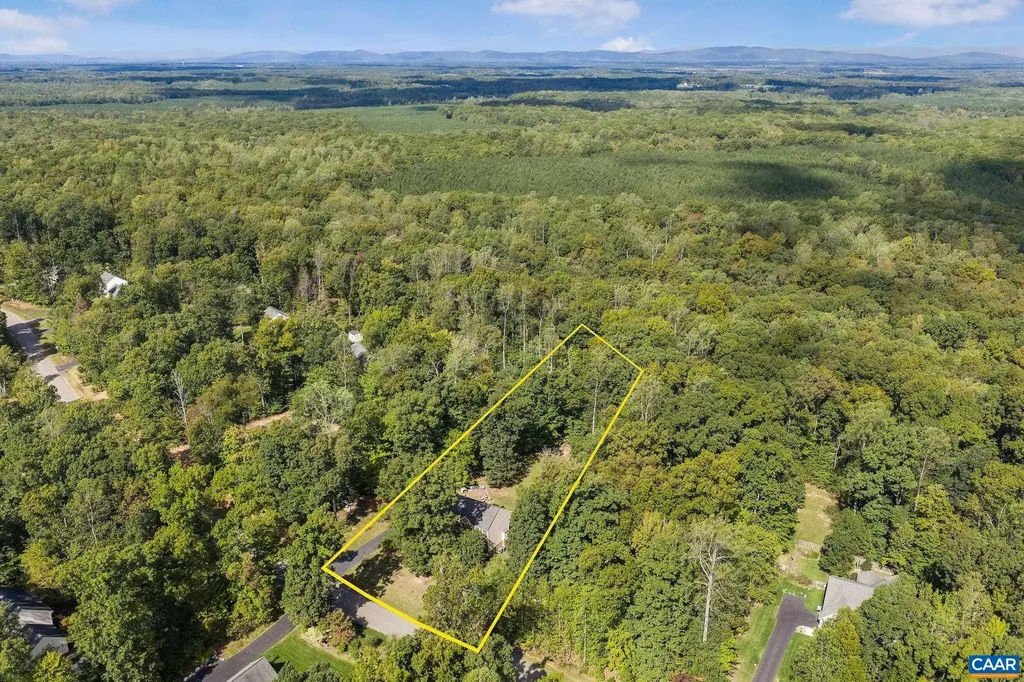 419 Carter Lane Louisa VA 23093