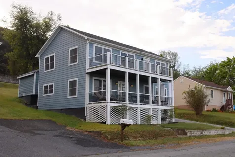 715 Amherst Road Staunton VA 24401