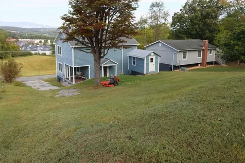 715 Amherst Road Staunton VA 24401