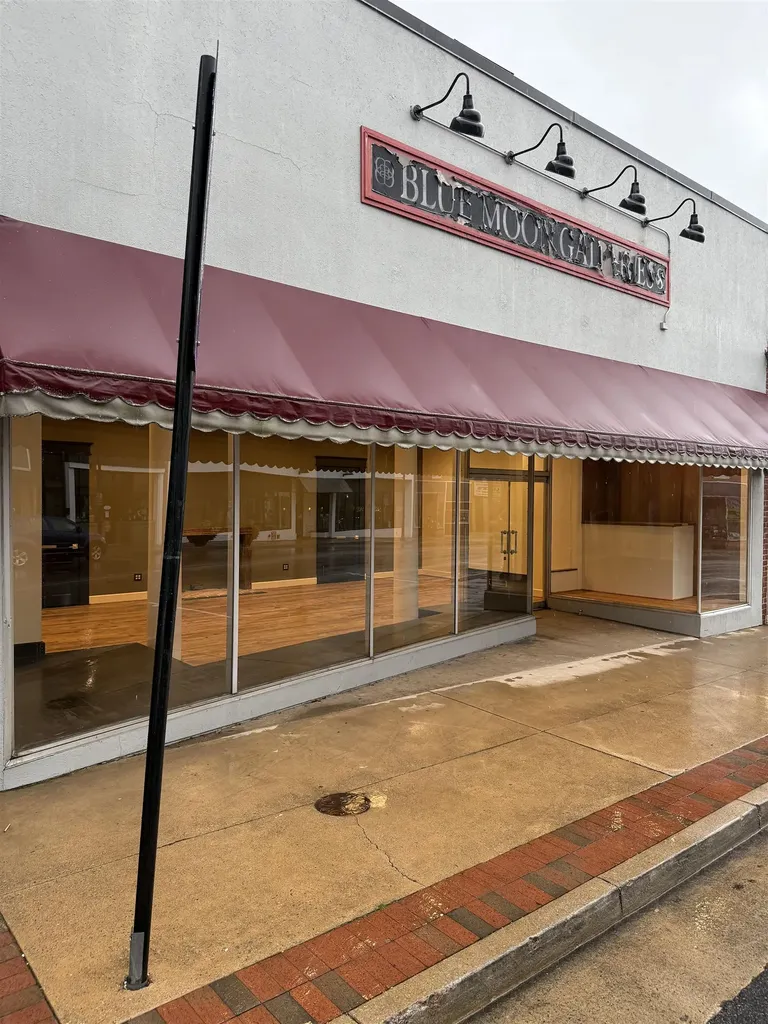 417 F-j Main Street W Waynesboro VA 22980