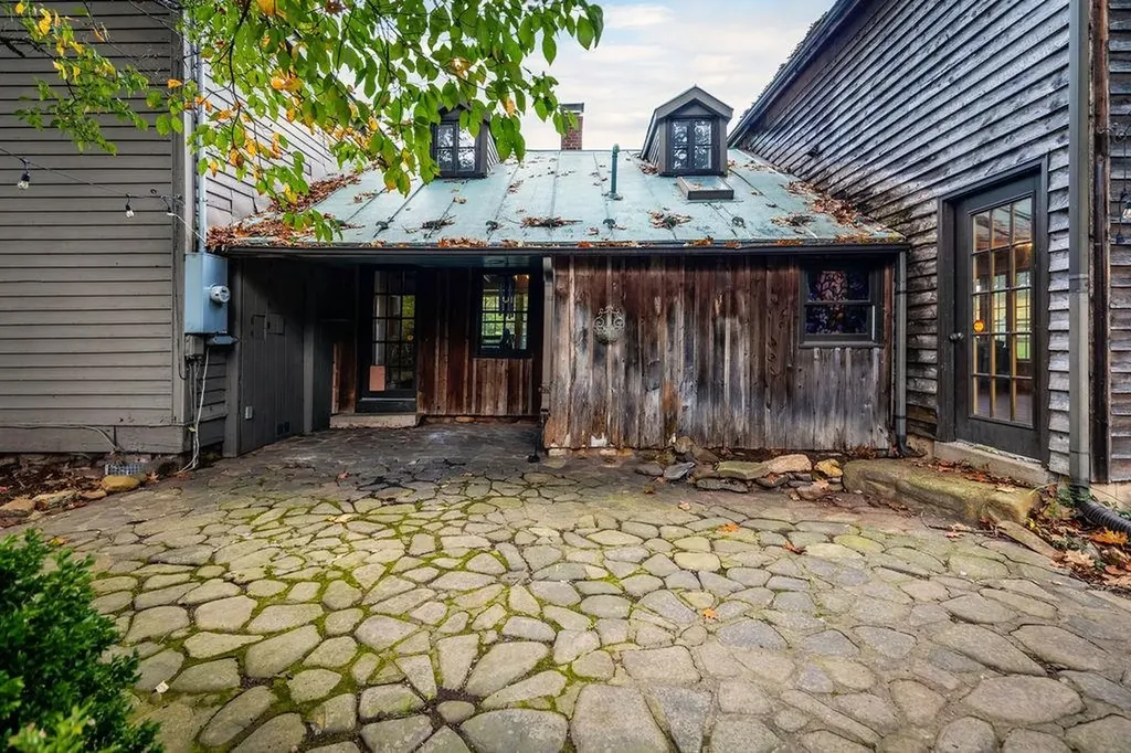 8787 Thorny Branch Road Bridgewater VA 22812