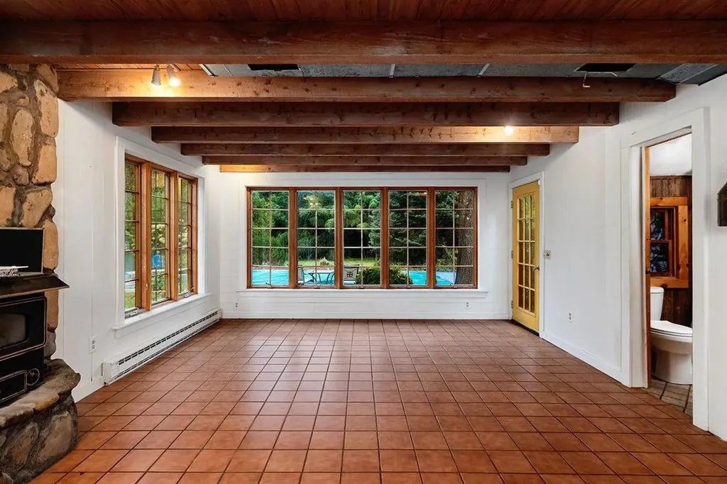 8787 Thorny Branch Road Bridgewater VA 22812