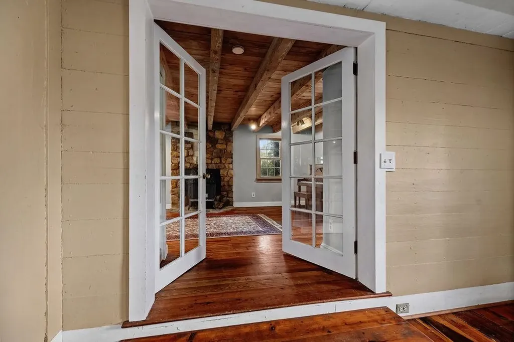 8787 Thorny Branch Road Bridgewater VA 22812