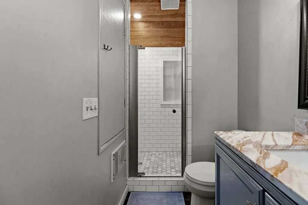 8787 Thorny Branch Road Bridgewater VA 22812