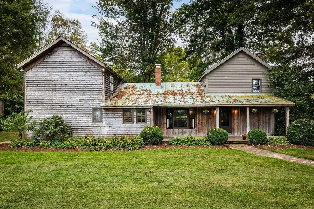 8787 Thorny Branch Road Bridgewater VA 22812