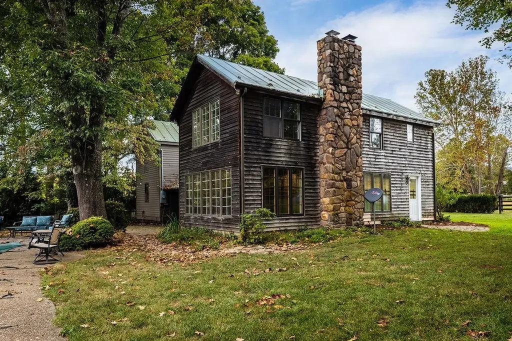 8787 Thorny Branch Road Bridgewater VA 22812