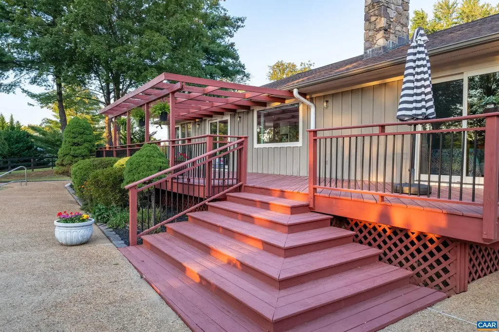 3869 Stony Point Road Keswick VA 22947