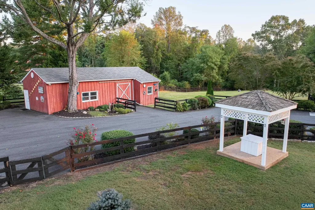 3869 Stony Point Road Keswick VA 22947