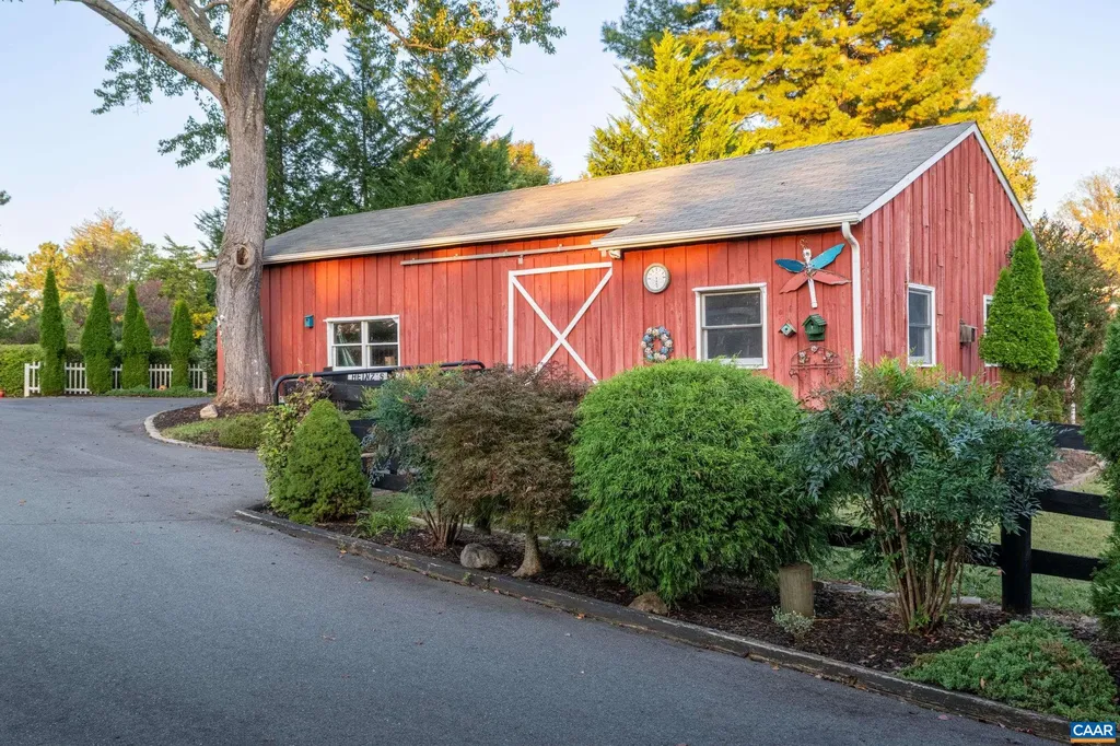 3869 Stony Point Road Keswick VA 22947