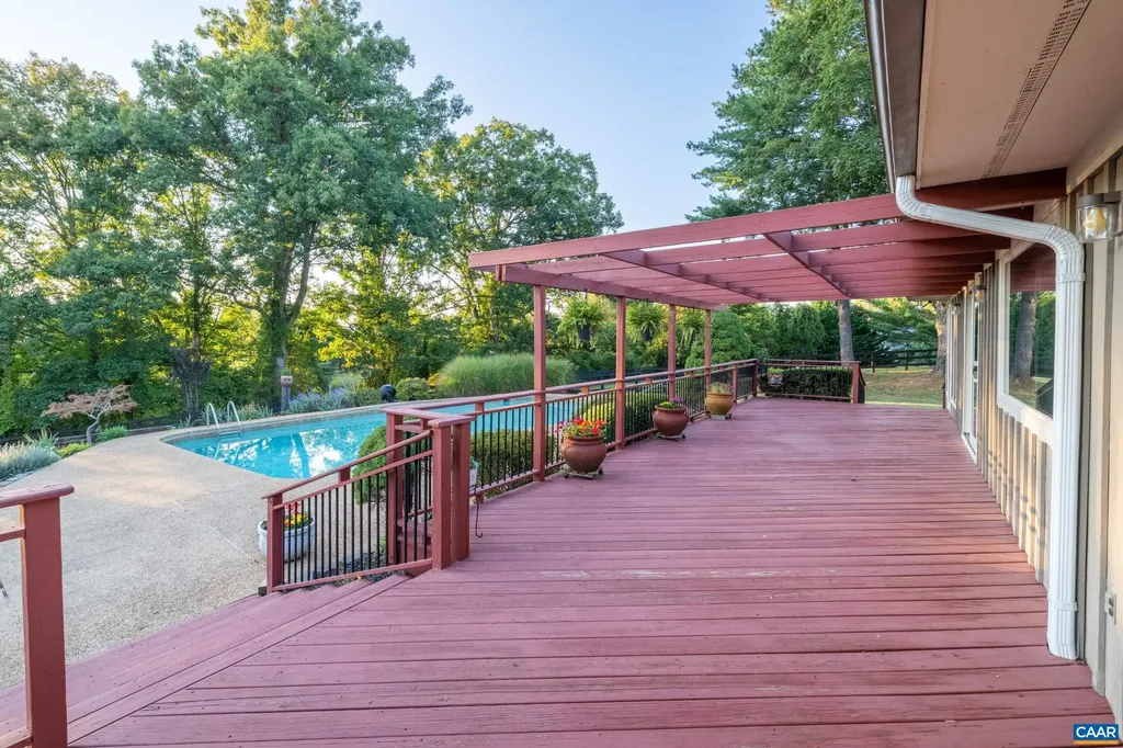 3869 Stony Point Road Keswick VA 22947