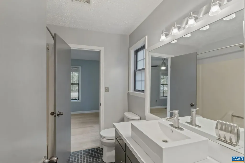 323 Jefferson Drive Palmyra VA 22963