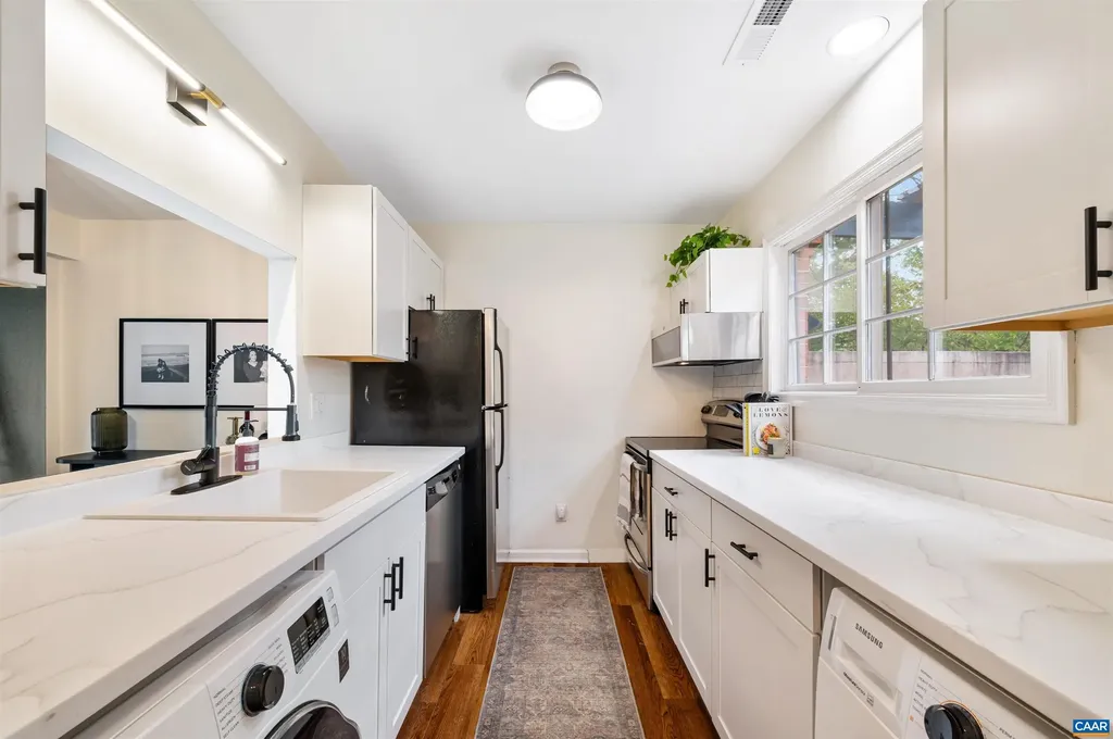 1552 Garden Court Charlottesville VA 22901